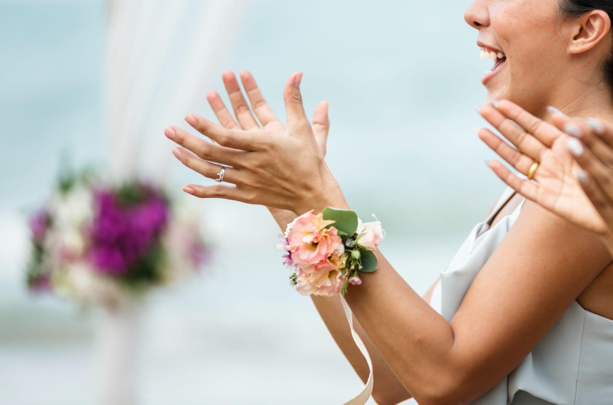 what-are-corsages-and-wedding-boutonnieres